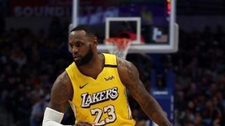 必一·体育_她一入宫就是贵妃，也是乾隆第一个作诗怀念的女人