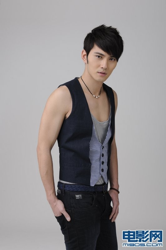 【必一·体育】甜犟女孩强东玥 自创酥式中国风《外婆说》温暖上线(图3) 必一·体育